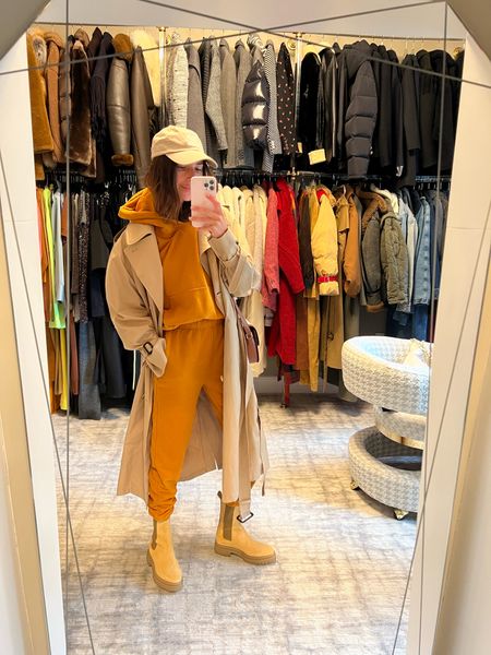 How to style SN’s classic apricot hoodie and sweatpants 

Hat is from something special studios - linked similar 🧡

#LTKshoecrush #LTKSeasonal #LTKstyletip