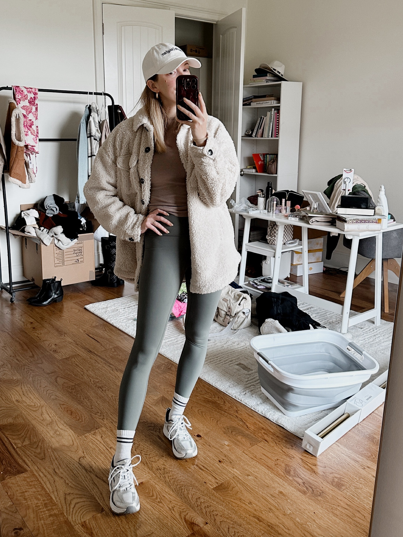 Winter casual outfit by BarbiGia. Matching gym athletic set amazon find. 



#LTKActive #LTKFindsUnder50 #LTKHome