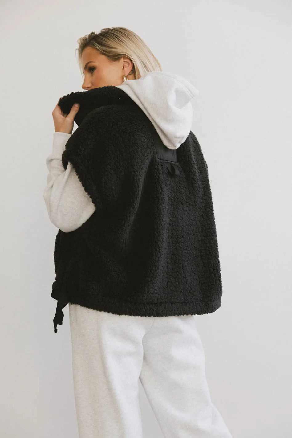 Johanna Sherpa Vest in Black | Böhme US