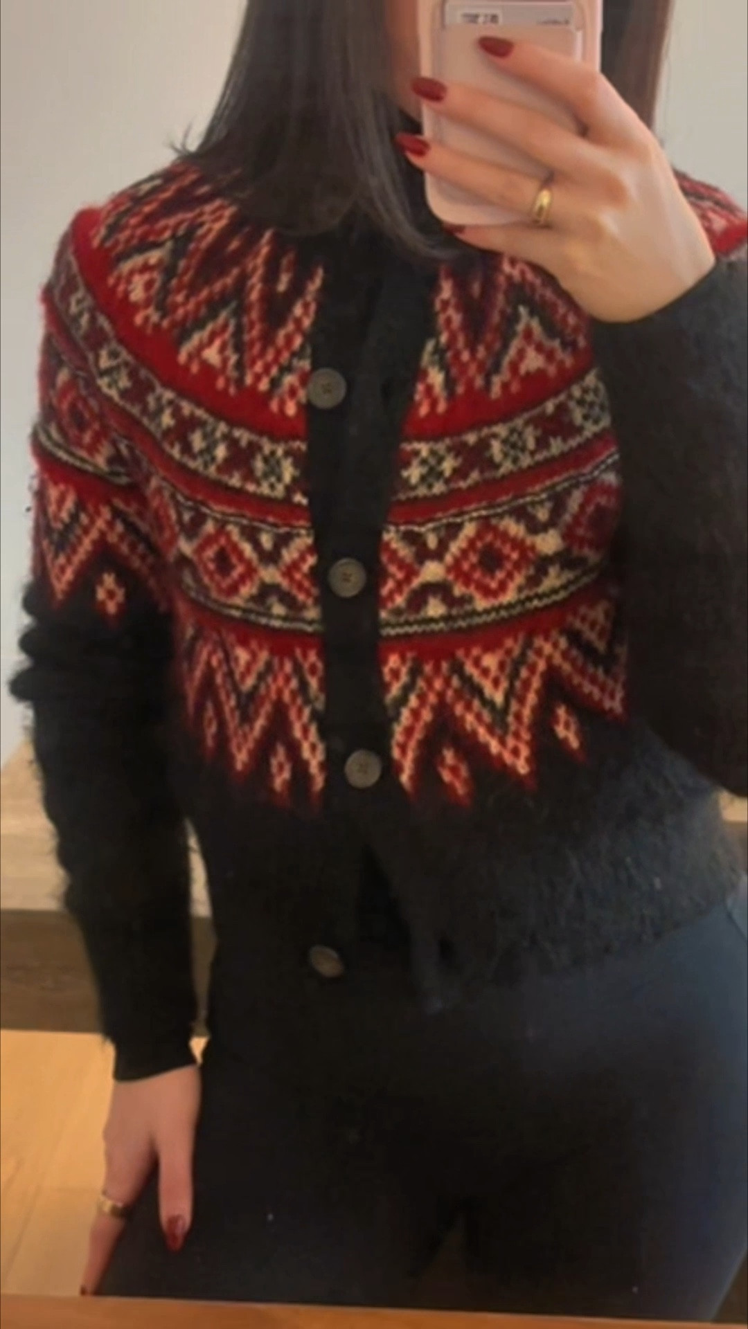 Cozy cardigan 

No longer on sale from polo Ralph Lauren, but  I tagged similar options ❣️

Turtle neck underneath is perfect for layering !

Polo Ralph Lauren , Ralph Lauren , fairisle cardigan , winter cardigan , winter sweater , apres ski , skiing , snow day 