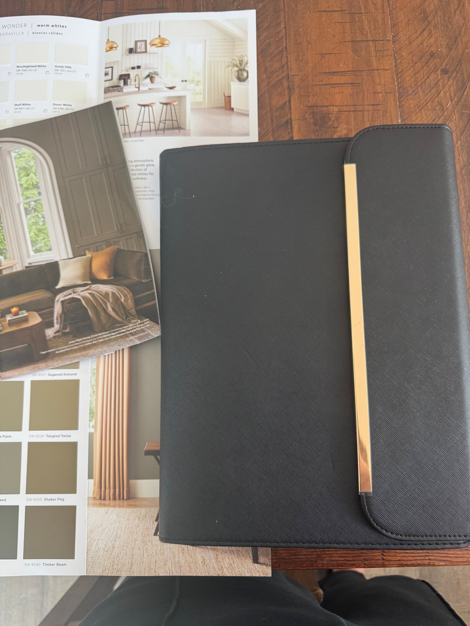 Sleek, structured, and sustainable — this black vegan leather padfolio is my go-to for staying organized in style. ✔️ Perfect for meetings, interviews, or everyday work wins. 

#LTKStyleTip #LTKFindsUnder100 #LTKWorkwear