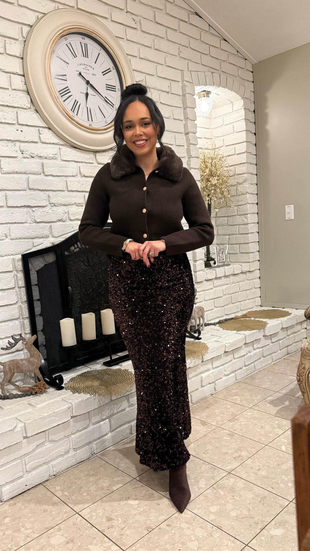 My favorite outfit from Christmas Break! Styling a brown maxi sequin skirt with this faux fur collar cardigan! Although, I can’t link exact items, including the 
ZARA OUTFIT DETAILS BELOW: 
🤎LONG SEQUIN BROWN SKIRT: BROWN 0/1223/477/700/02
🤎CARDIGAN WITH FAUX FUR COLLAR:
0/2142/219/716/02

#LTKHoliday #LTKSeasonal
