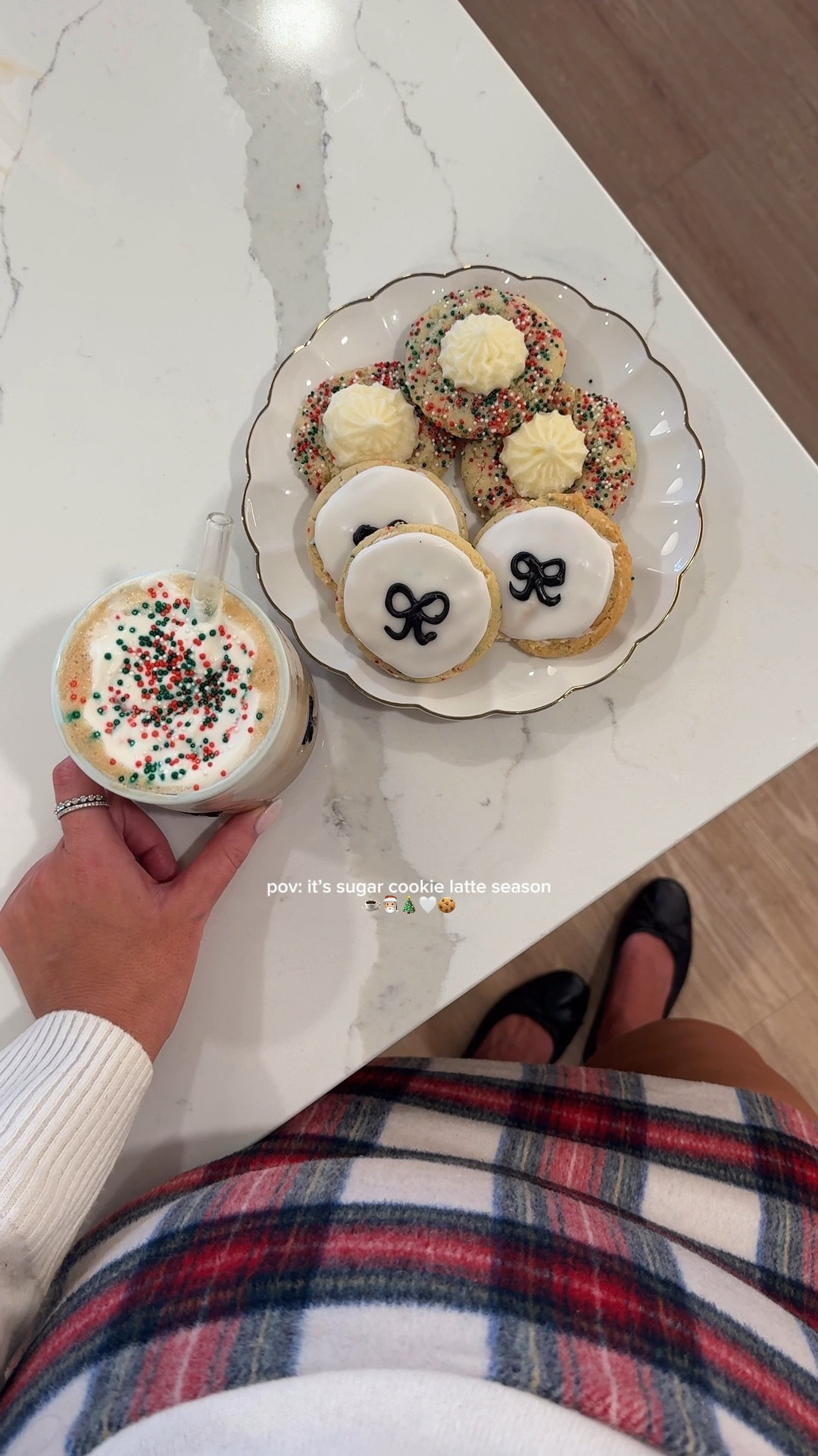 SUGAR COOKIE LATTE RECIPE☕️🎅🏼🎄🤍🍪

+ 1 cup water 
+ 3/4 cup granulated sugar 
+ 1/4 cup brown sugar 
+ 1 tablespoon vanilla extract
+ 1/2 teaspoon almond extract 
+ 1/2 teaspoon butter extract 


+ add water & sugars to a saucepan & whisk. bring to a simmer over medium heat and let simmer for 5 minutes 
+ remove from heat & whisk in extracts 
+ let cool at room temperature for 15 minutes, and then transfer to a syrup bottle or jar! store in the fridge for up to two weeks 

Linked my bow glass, outfit, & everything I used including the Nespresso machine below!

#LTKHome #LTKHoliday #LTKCyberWeek