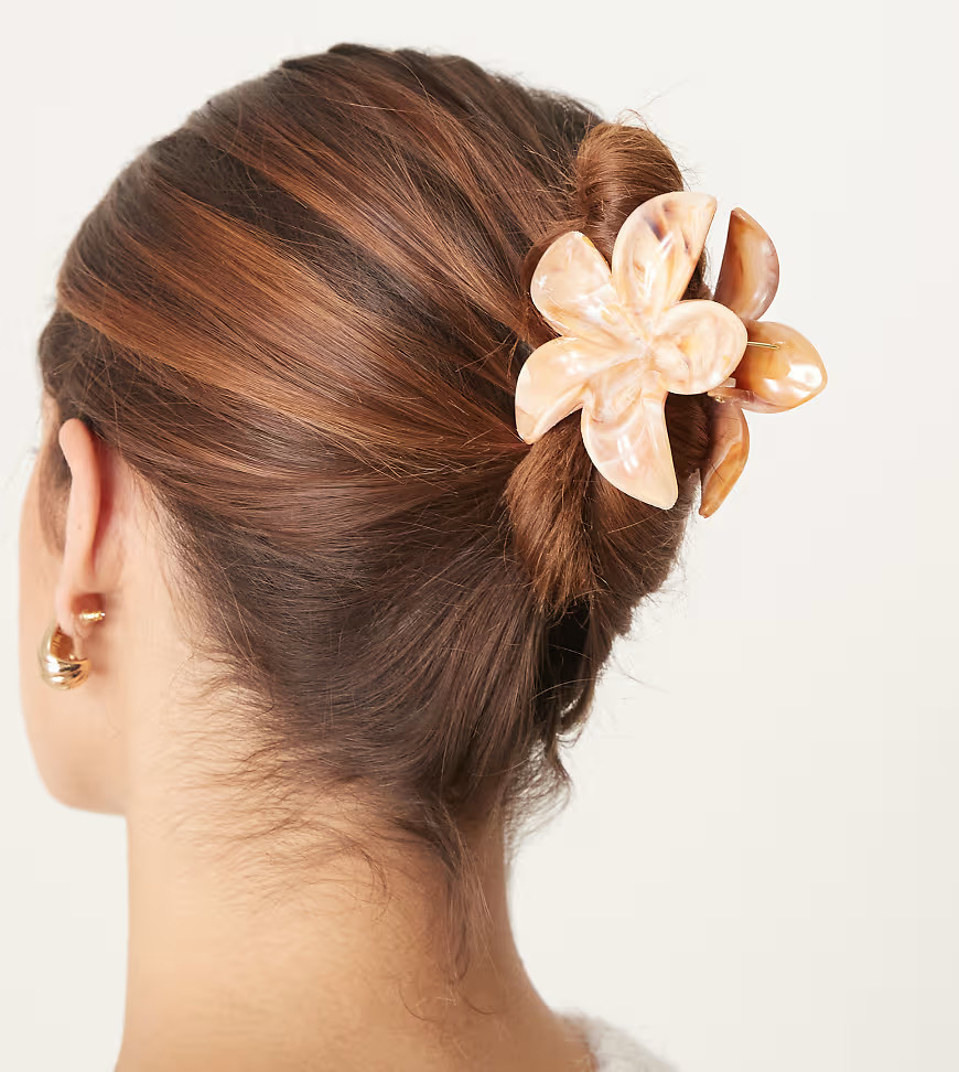 DesignB London hawaiian flower hair clip in sand-Brown | ASOS (Global)