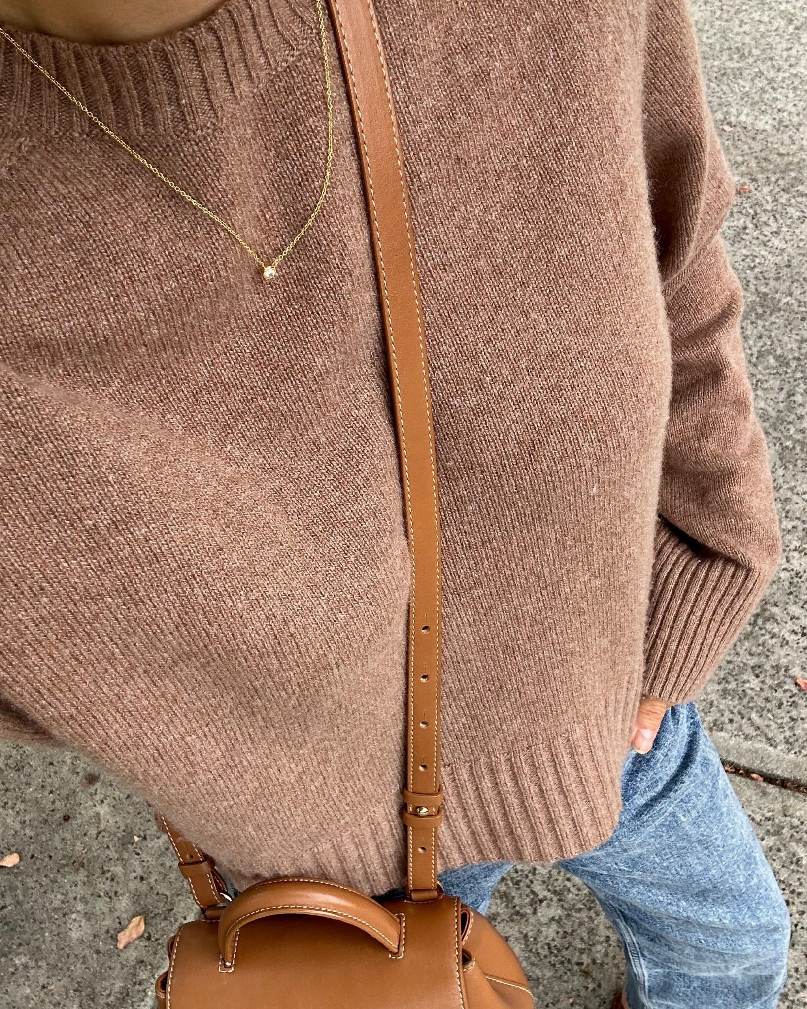 Last day of the Everlane sitewide sale! 30% off ends tonight 

Wearing the cashmere boxy crew - still a favorite sweater years later! A perfect box cut. Color is no longer available. Wearing xs 

#LTKSaleAlert