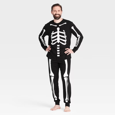 Men's Halloween Skeleton Matching Family Pajama Set - Black | Target