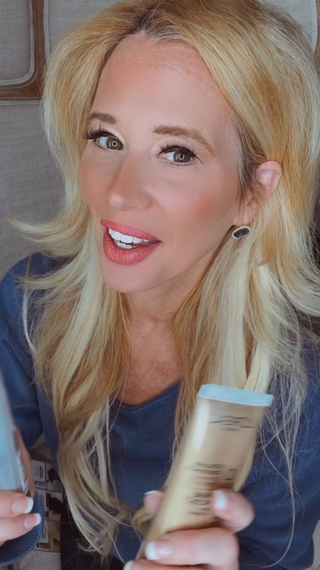 I’ve waited 20 years for this moment 😭✨
If you know, you KNOW.

This little tube of conditioner that used to only come inside the box hair color?
It’s been my secret weapon for years — and now you can finally buy it in store.

Same magic. Same silky feel. Same “why does my hair feel so good?” results.
I’m genuinely so excited about this one 🖤

Thank you @lorealparis for the PR — this is a dream come true.

✨ Gifted by L’Oréal ✨

#LorealParis #LorealPR #GiftedByLoreal #HairCareFinds #DrugstoreHair #HairTok #ConditionerLove #BeautyPR #HairCareRoutine #Over40Beauty #GlossyHair

#LTKselfcare #LTKmorningroutine #LTKstorytime