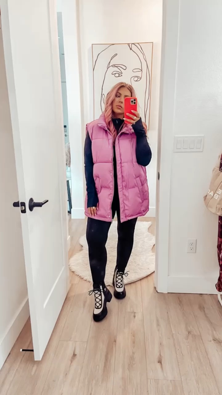 The most fab Fall fashion from @walmart  #WalmartFashion 

These vests are $24.98 and they are amazing!! The pullovers are mens are they are the softest things ever. I love them so much!! 




#LTKshoecrush #LTKSeasonal #LTKfindsunder50