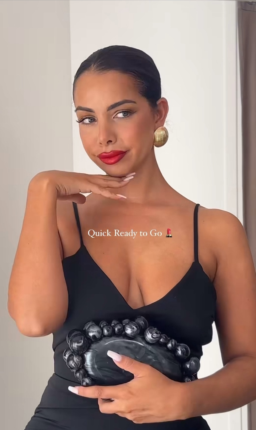 GRWM maquillage, tuto makeup simple 

anti cernes Huda Beauty, poudre libre Laura Mercier, bronzer MAC cosmetic, fard à paupière palette MAC cosmetic, rouge à lèvre Pillow Talk Charlotte Tilbury

#LTKbeauty