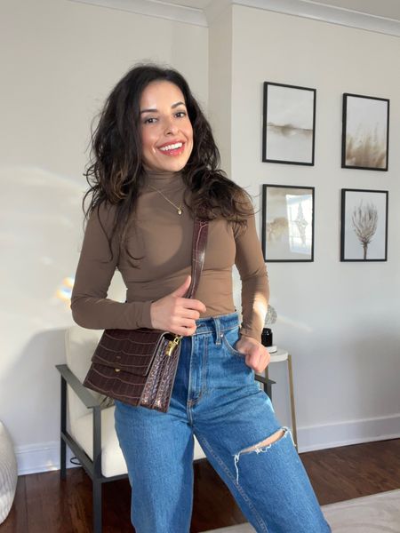 Casual look for lunch! Abercrombie 90s straight leg jeans (curve love of course), Amazon bodysuit and Ana Luisa Jewelry. Love that the jeans come in extra short for the petite ladies out there! 



#LTKstyletip #LTKfindsunder100 #LTKfindsunder50