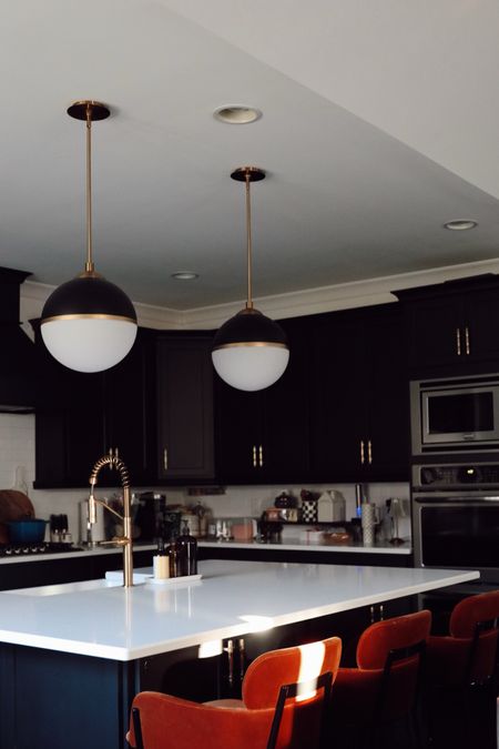 Obsessed with our new kitchen lights!

Pendant Lights
Kitchen Pendant
Home Decor
Kitchen Redesign

#LTKhome