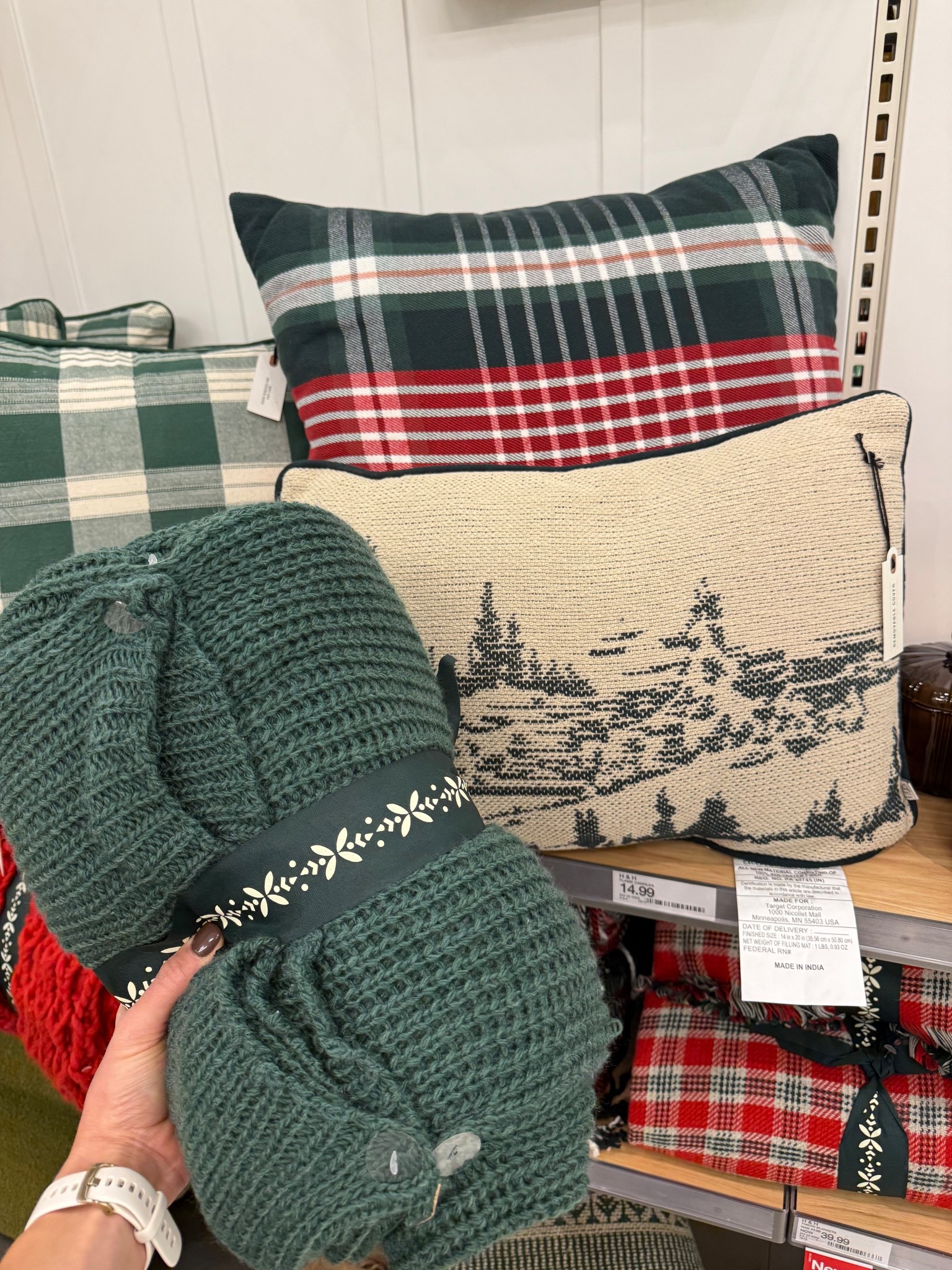 Love this combo ❤️💚 Ralph Lauren Christmas pillows and blanket 

#LTKHome #LTKSeasonal #LTKHoliday