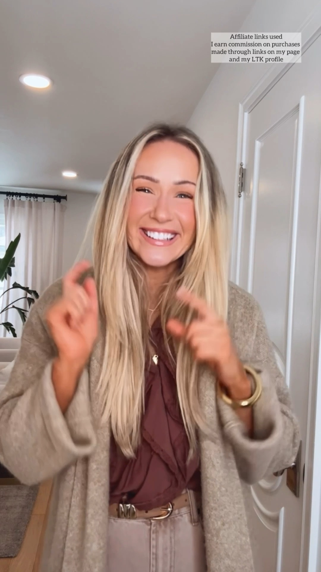 Spring transition outfit

Zara barrel jeans pink
Amazon duster cardigan sweater
Madewell ruffle top
Cute and casual spring fashion 