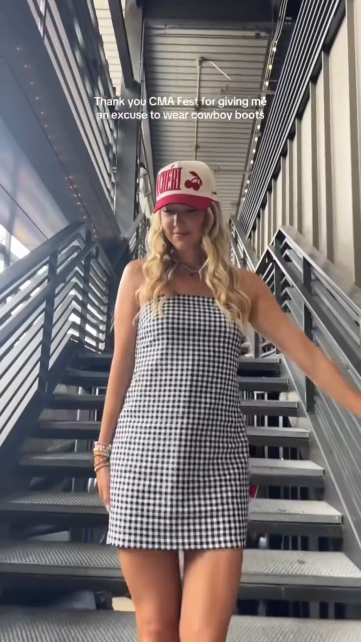 Back to my Nashville roots, teaching dance cardio to MCing here @cma I’m having so much fun!!! My boots are from Allen boots but can’t be linked so I added similars!

#LTKStyleTip #LTKSeasonal #LTKTravel