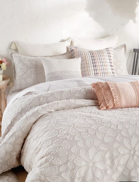 #bedding
#household
#homedecor
#nordstrom
#comforter

#LTKhome #LTKFind #LTKstyletip