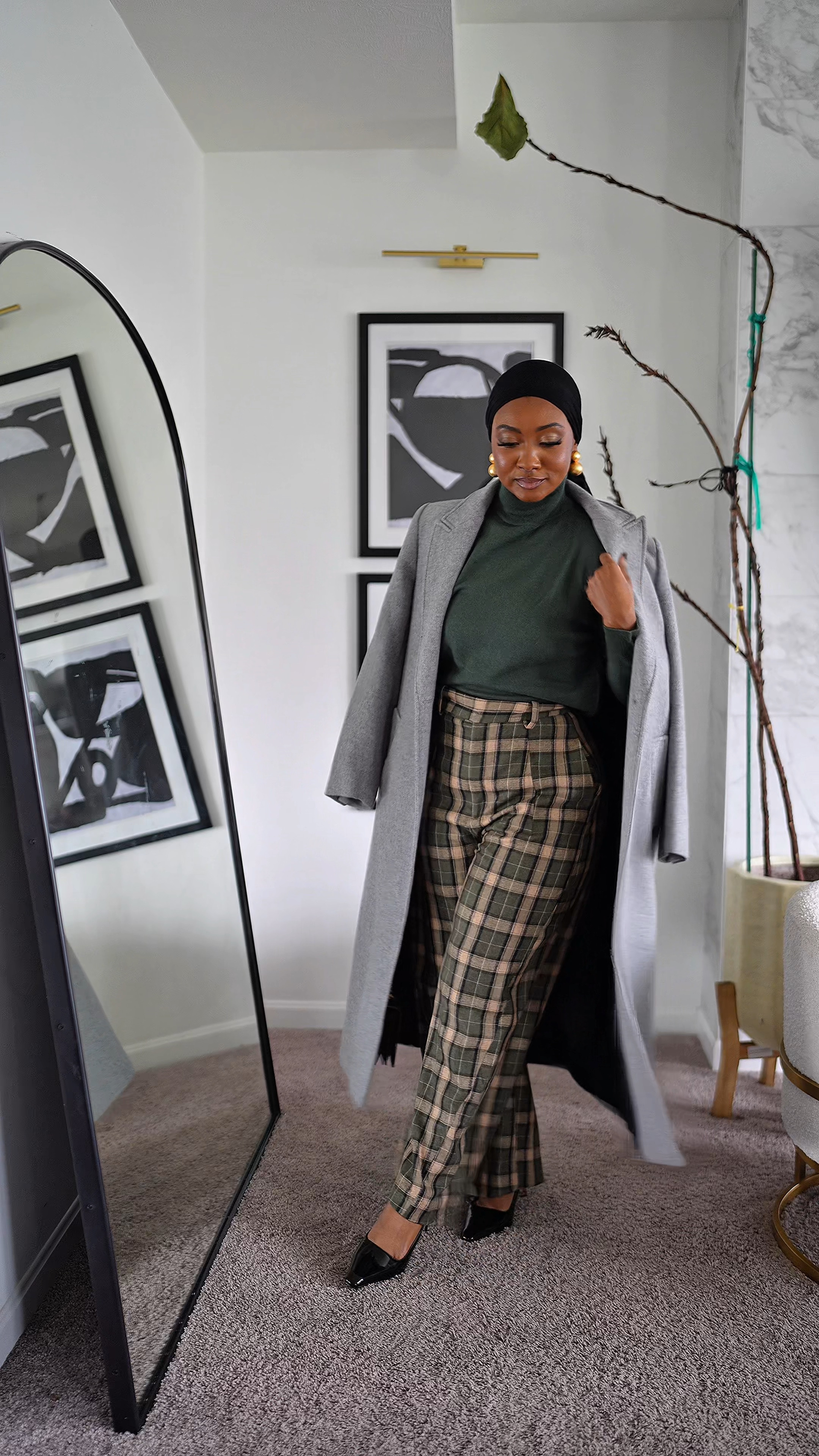 Dec 1st landing on a Monday just feels… intentional 😌
Kicking off the month in this cozy corporate outfit.

#LTKSeasonal #LTKWorkwear #LTKHoliday