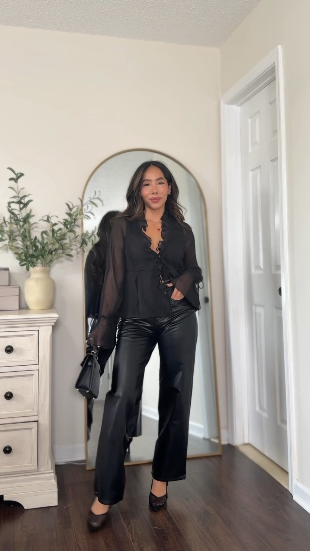 Thanksgiving outfit inspo! Sizing info:
Top: XS
Pants: 0R 

#LTKHoliday #LTKStyleTip #LTKFindsUnder50