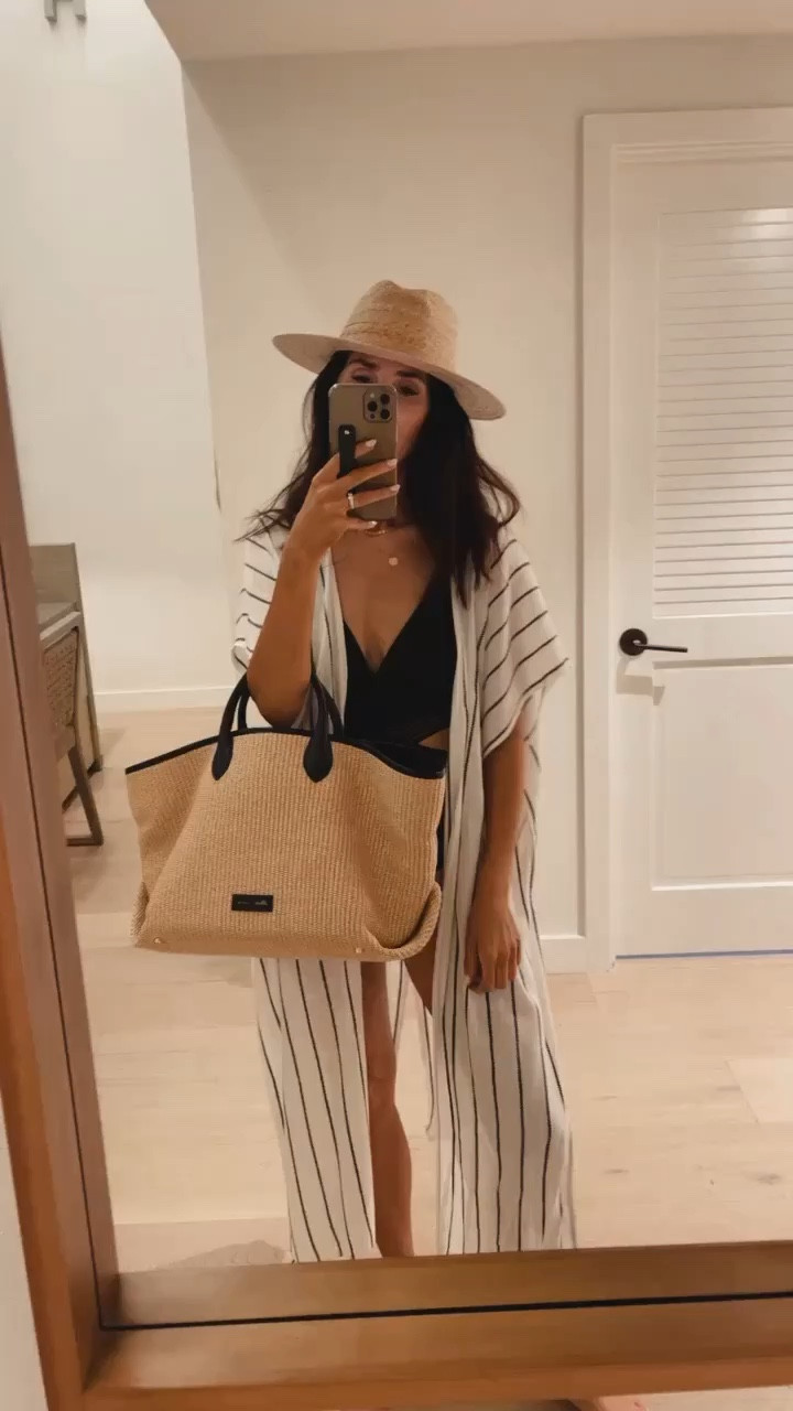 Amazon swim coverup, amazon finds great for vacation #StylinByAylin #Aylin

#LTKSeasonal #LTKVideo #LTKSwim