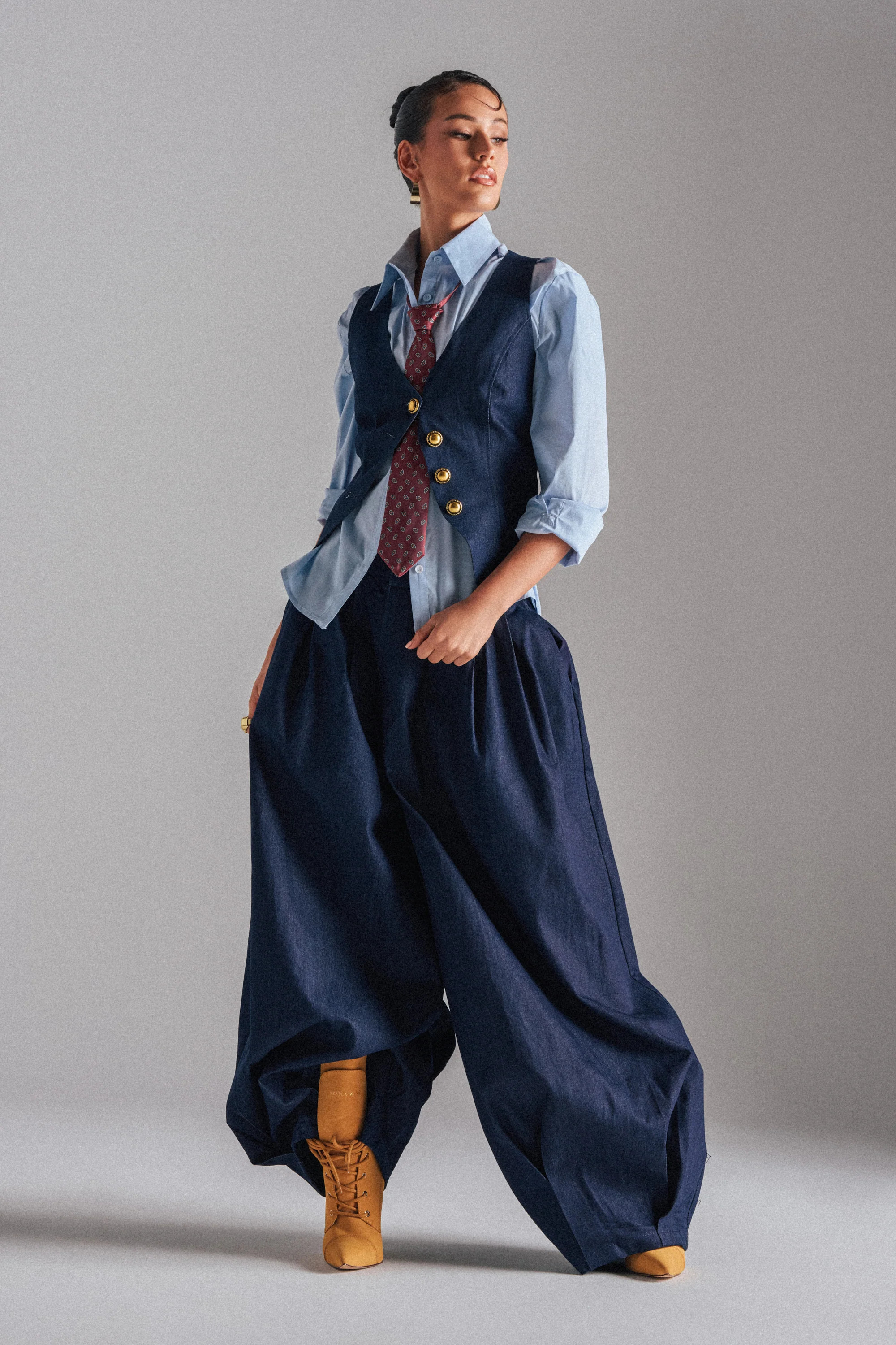 BUSINESS IN THE FRONT TROUSER | AKIRA