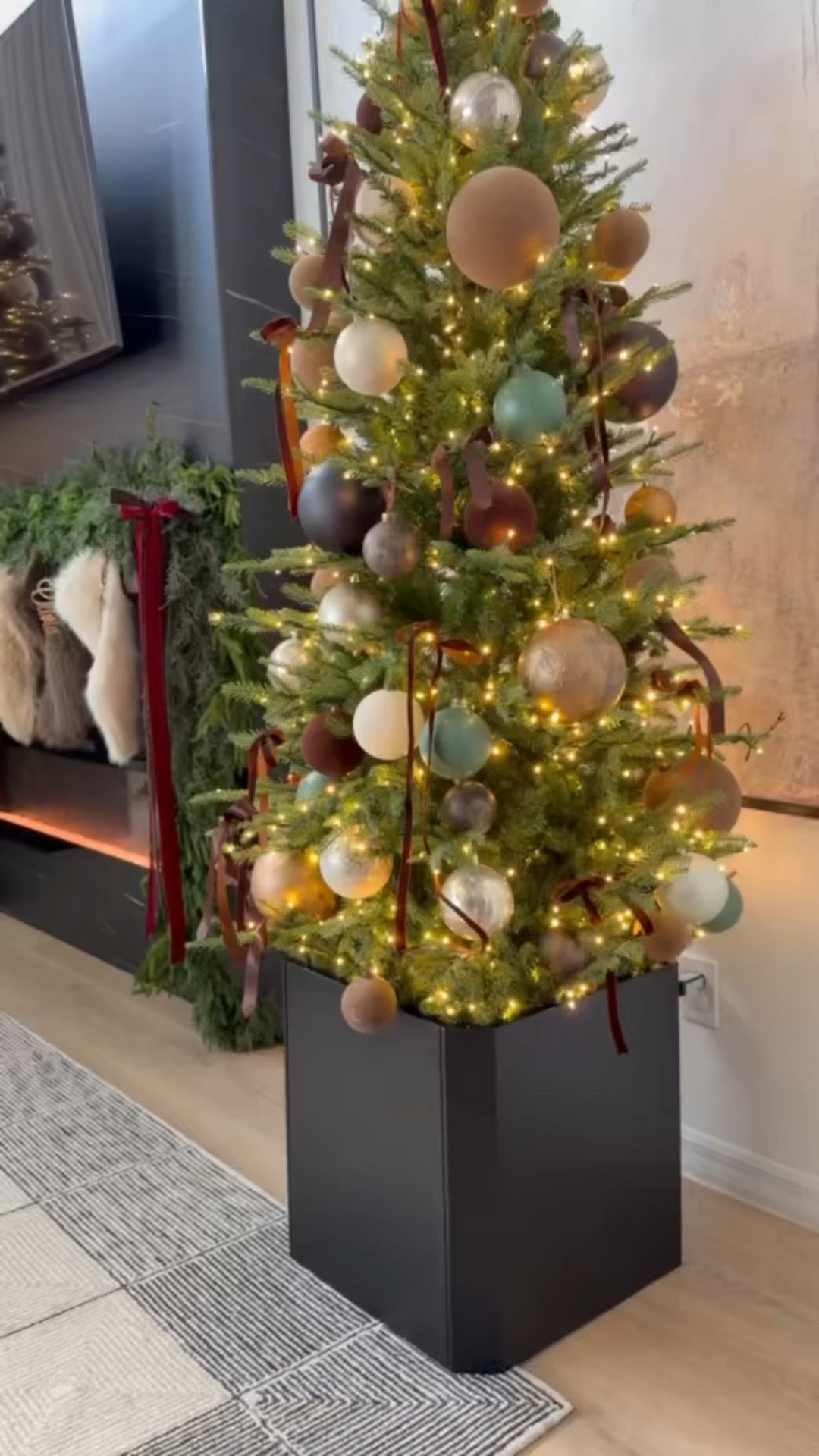 This base will surely make your Christmas tree stand out 🫶🥰





Christmas decor
Holiday decor
Ornaments
Modern Christmas 
Christmas tree base
Tree stand
Christmas DIY
Christmas tree decor
Christmas hack 


#LTKSeasonal #LTKHoliday