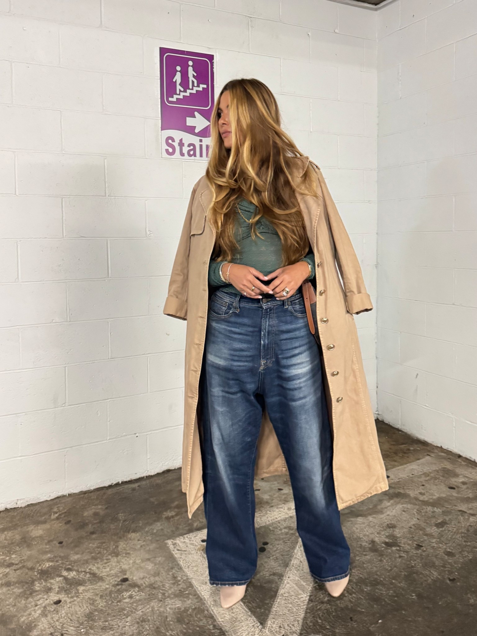 Out to dinner and highly comfortable!
Trenchcoat: medium 
Jeans: 27
Shoes: TTS
Hair: sea glass + t3 hot rollers 

#LTKBeauty #LTKStyleTip #LTKShoeCrush