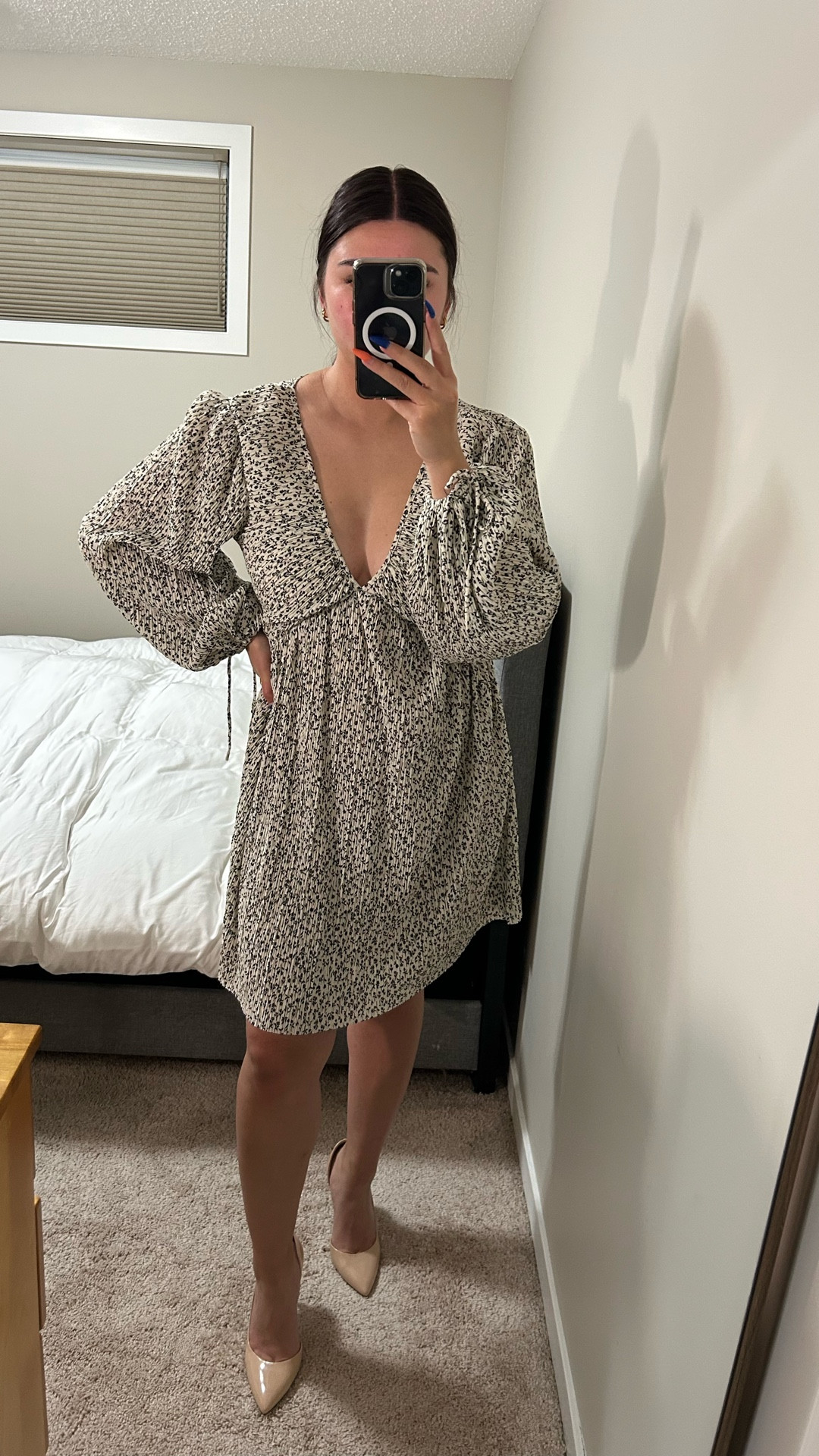 Such a cute mini sundress. I love the v-neck 

#LTKstyletip #LTKsummer #LTKdresses