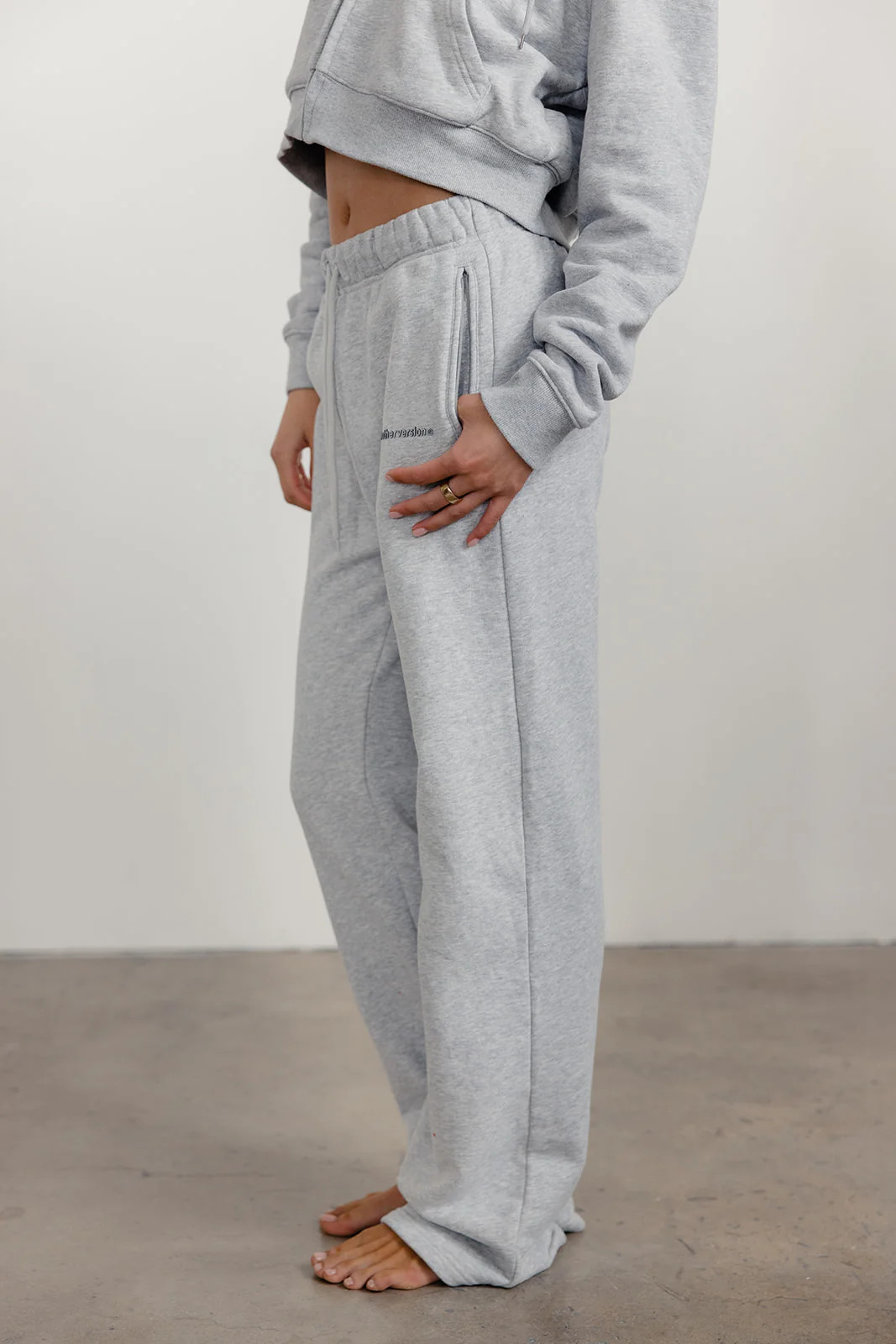 FLEECE FIT STRAIGHT LEG SWEATPANTS - HEATHER GREY | Another Version