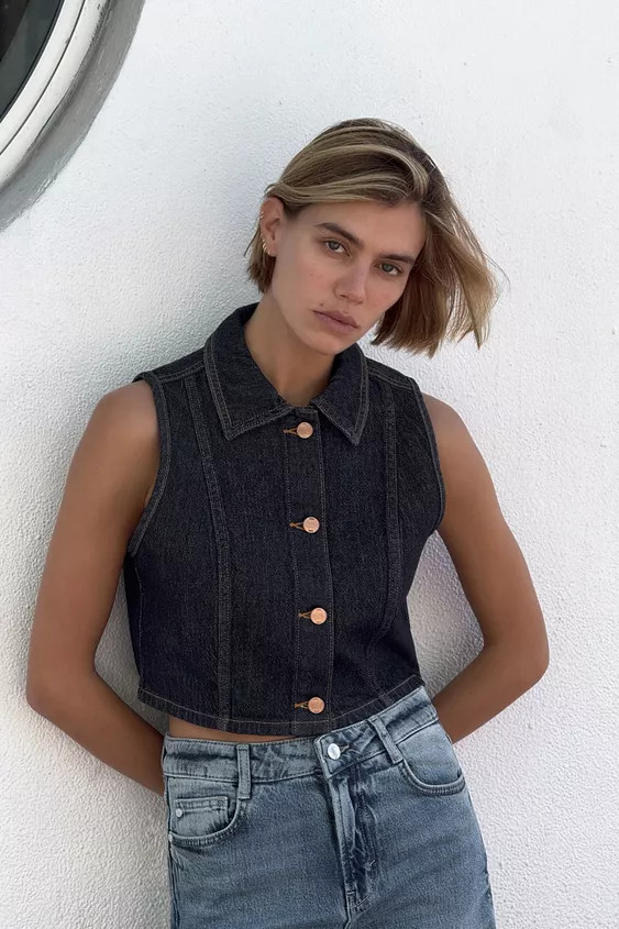 Collared waistcoat with front button fastening. | Zara UK