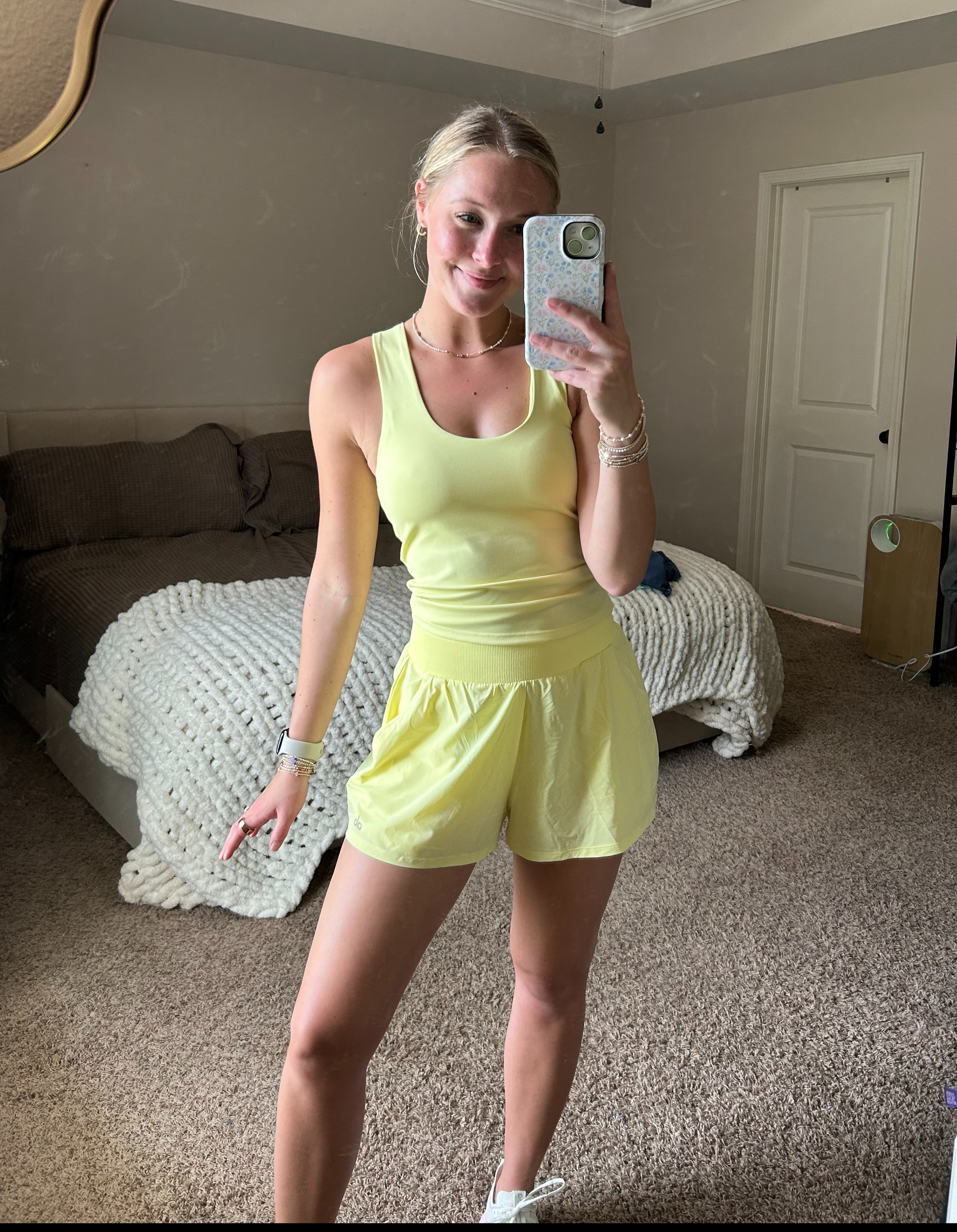 OBSESSED with alo's new color.. sunshine!!☀️💛⭐️🌻

#alo #aloyoga #workoutset  

 

#LTKActive #LTKfitnessgoals