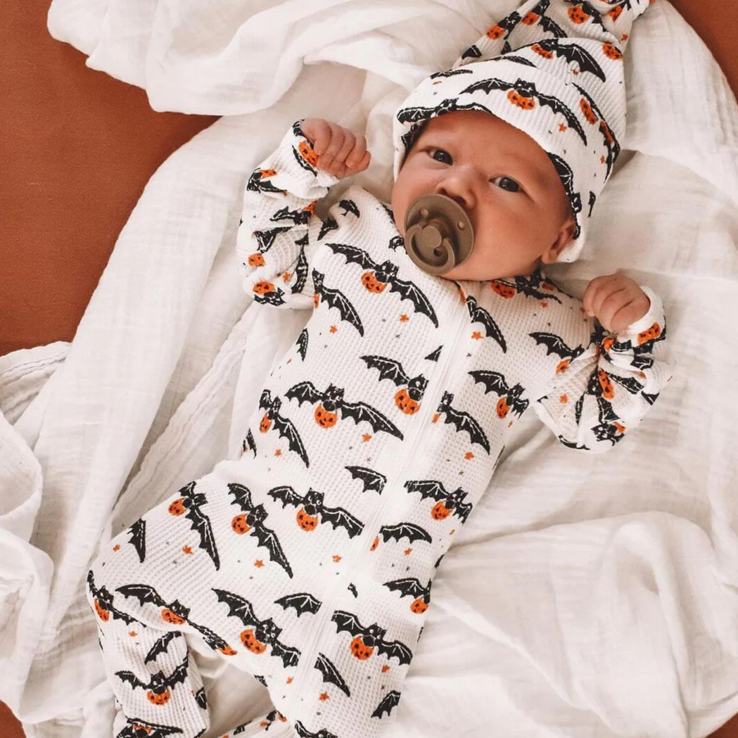 Organic Waffle Basic Zip Footie, Trick or Treating Bat | SpearmintLOVE