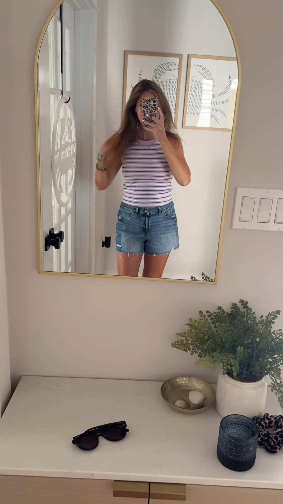 The best aerie shorts with elastic waist in the back!! On sale!

Medium

Striped tank $5 Size small