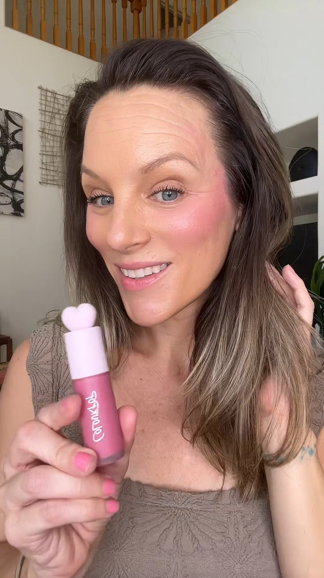 Who doesn't love a good pop of pink for a blush? IKTR is a cool-tones pink that can be as bold as you want it to be. Liquid blush tasks SO little product - always start with a small amount and blend and continue ue until you reach the intensity you like.
,
I went overboard on my second cheek - did you catch that? 😂 Just blend blend blend! LOL
.

#colourpop #colourpopcosmetics #liquidblugh #iktr #pinkblush #mauveblush #over40beauty #makeupreels #blushswatch #blushdemo #applyingliquidblush #realtechniques

#LTKBeauty #LTKOver40