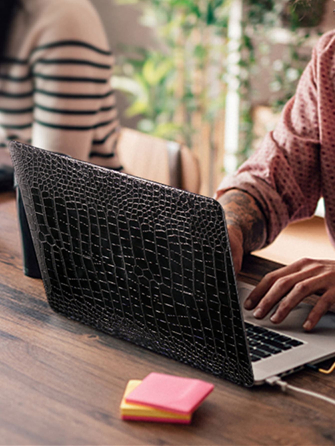 2pcs Crocodile Pattern Case Compatible With MacBook Air | SHEIN