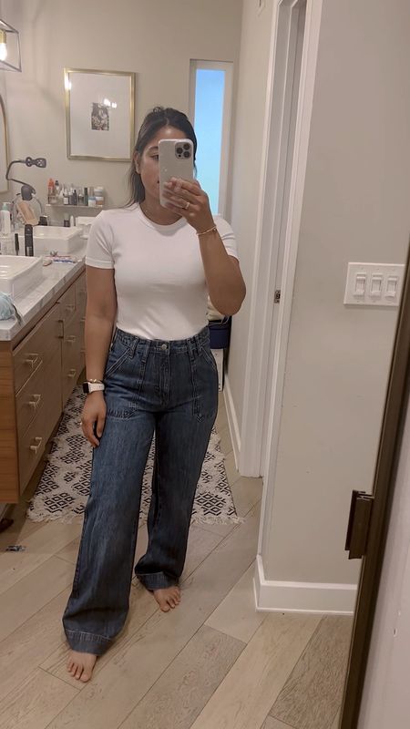 Love these wide leg high rise jeans from Target! They’re so cute & versatile plus 30% off and under $30. Wearing a size 2


#LTKstyletip #LTKfindsunder50 #LTKSeasonal