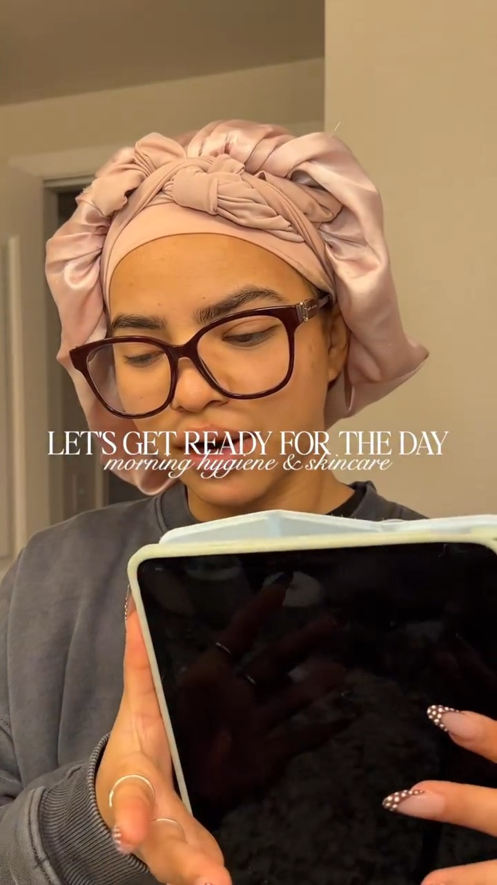 let’s get ready for the day together 🫧hygiene & skincare 🫧

was feeling too tired to do makeup today so skincare it is 😪

all products are linked on my LTK & SHOPMY in my bio :)))

#getreadywithme #grwm #grwmreel #grwmskincare #skincareroutine #morninghygiene #asmr #asmrgrwm #asmrsounds #morningskincare