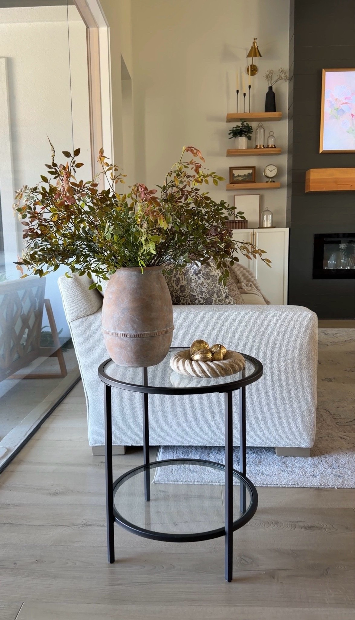 Glass accent table + decor

Home Inspo, fall home, fall stems, cozy finds, pottery barn inspired, marble tray, floating shelves

#LTKSaleAlert #LTKHome #LTKSeasonal