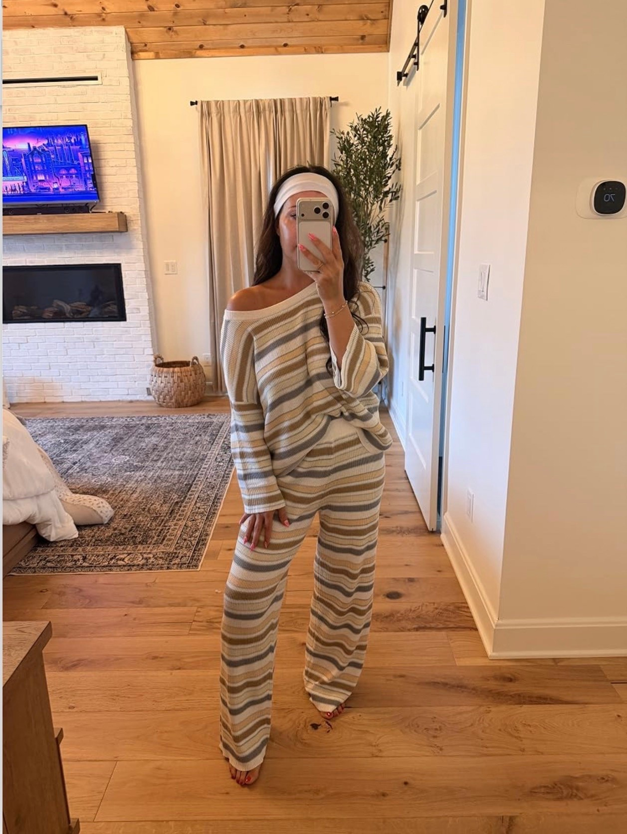 This set is one of those sets you'll wish you ordered sooner! 💙 So comfy, so cute, and it looks much more expensive than it is. Everything is linked in my LTK! ✨🤍
#LTK #AmazonFinds #AmazonFashion #CasualStyle #EffortlessStyle #MomFashion #AffordableLooks #OOTD #FashionDeals #DailyStyle

#LTKootd #LTKSeasonal #LTKstorytime