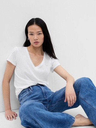 Favorite V-Neck T-Shirt | Gap Factory