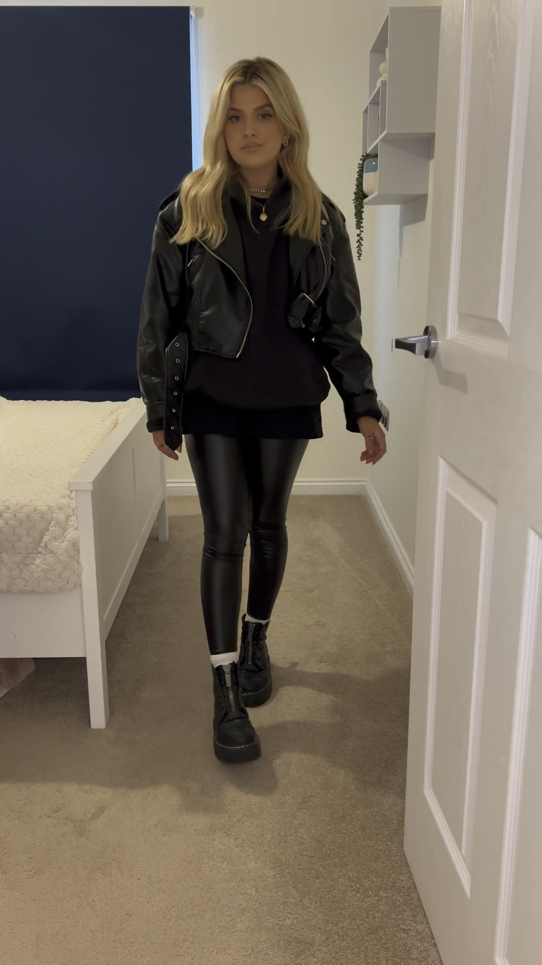 the perfect all black fit to brave this weather in 🫶🏼❤️‍🔥⚡️ but risky with the double leather but i think we can make it work ✌🏼

#LTKstyletip #LTKVideo