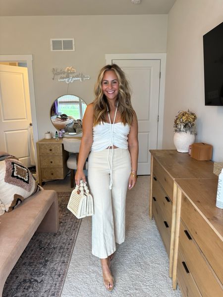This outfit will have you feeling like one hot mama 🔥

I’m wearing a 28 in the bottoms and a Medium top. 

#petitefashion #petiteoutfit #pinterestfashion #pinterestoutfitidea #anthropologie #trendylook

#LTKItBag #LTKSeasonal #LTKStyleTip