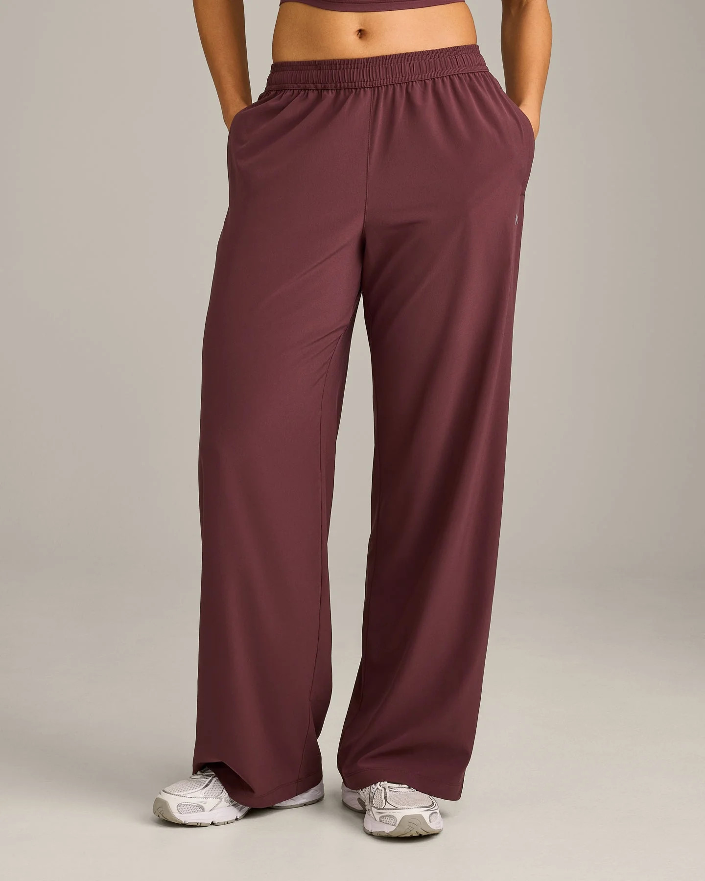 AirMove\u2122 Straight Leg Pants with Reflective Logo 
 Velvet Mocha | Oner Active (UK / US)