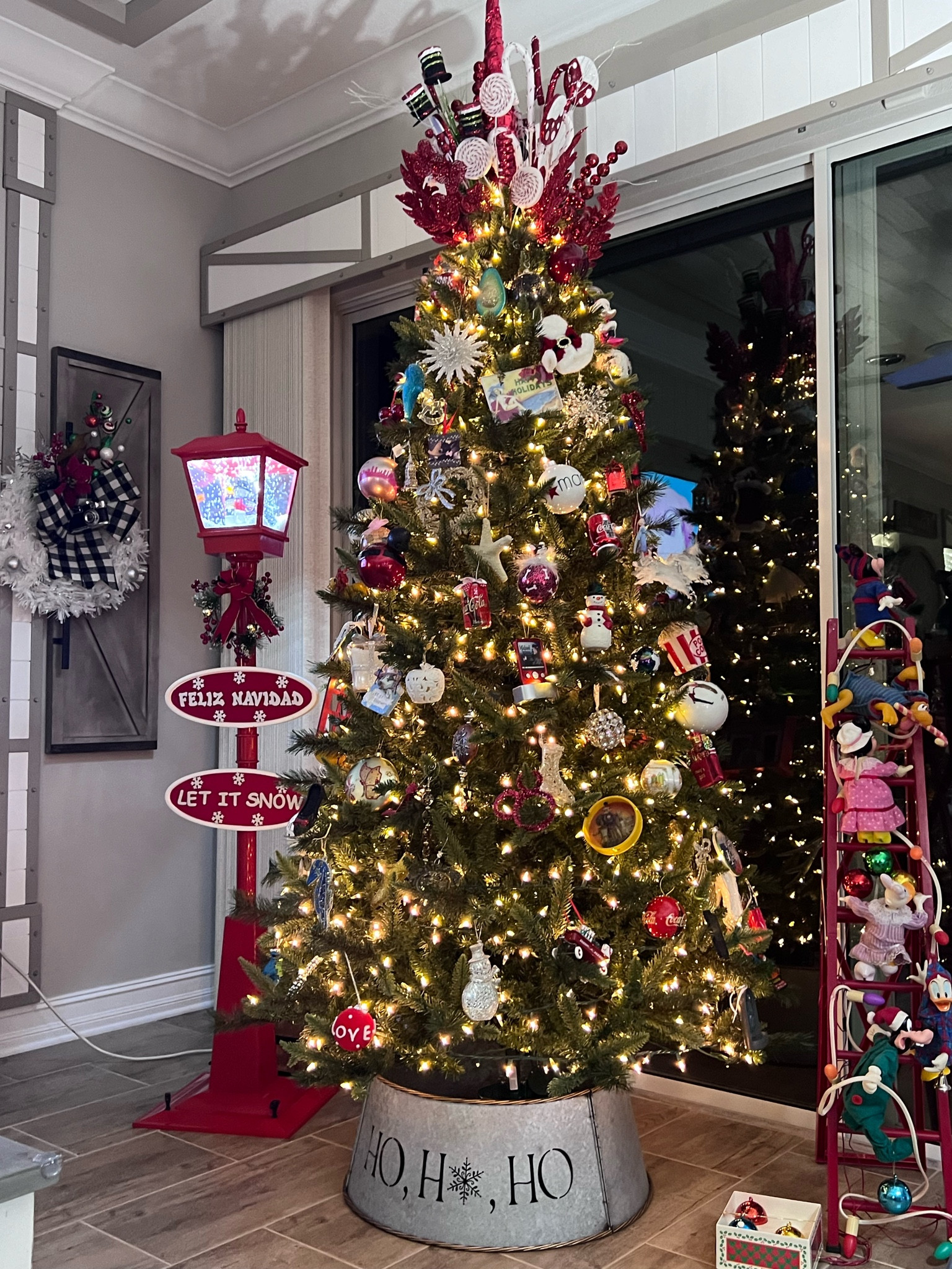 My moms beautiful decor! I’m obsessed with her new lamppost 

#LTKHoliday #LTKfindsunder100 #LTKGiftGuide