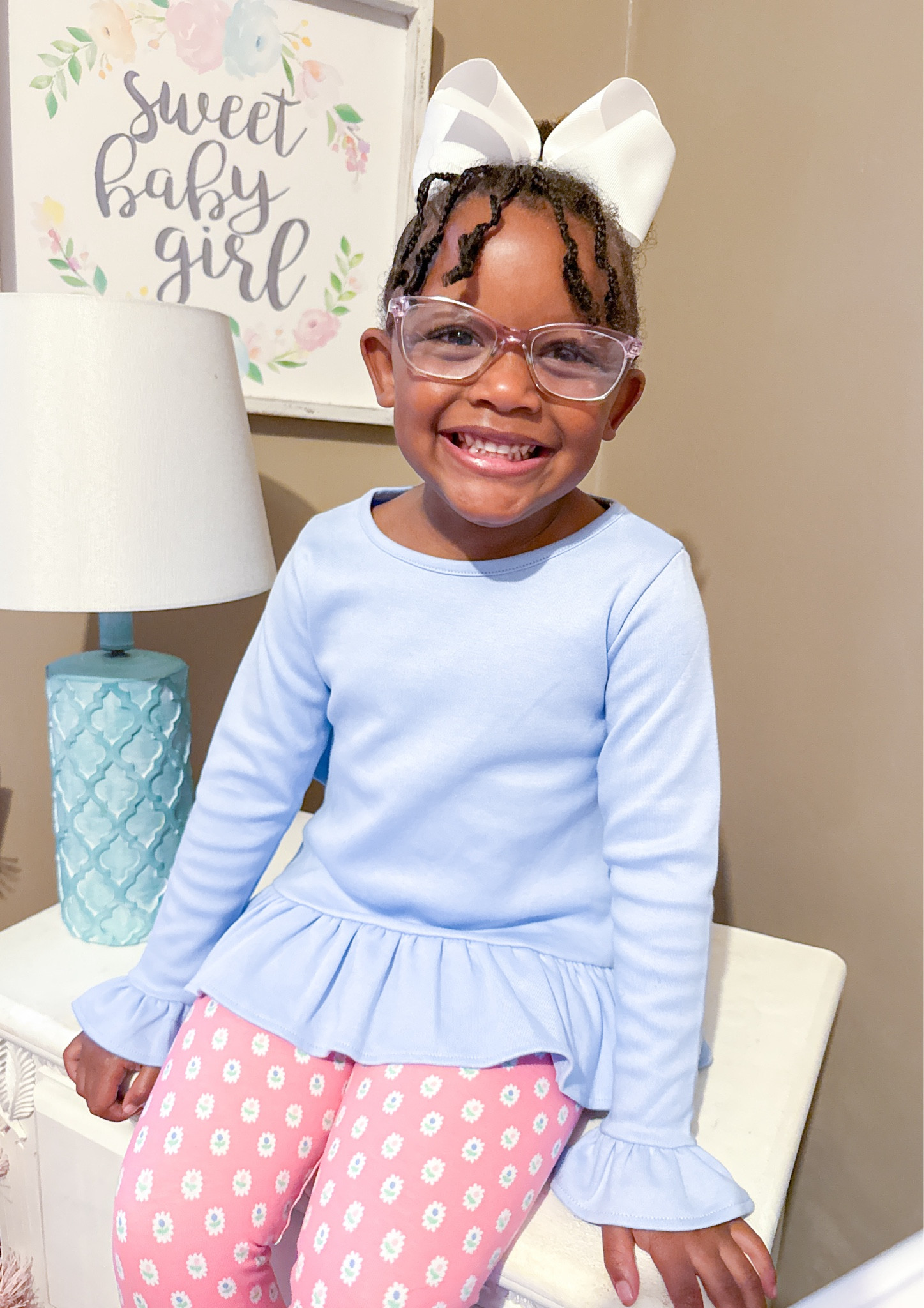 New outfit and new glasses! Can’t tell her a thing!! 🩵🌸
Fall outfits • kids clothes • toddler girl 