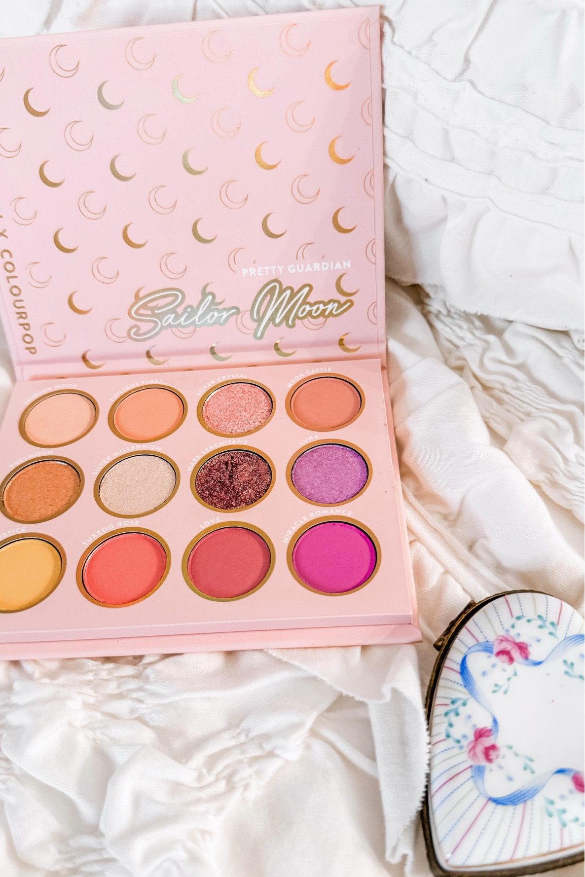 Moon Prism Power, Make Up!🌙✨💗

Sailor Moon x Colourpop Cosmetics Collection Unboxing!

Absolutely love all the colors and packaging! So cute!🐈‍⬛

#beauty #eyeshadow #lipgloss #sailormoon



#LTKBeauty #LTKStyleTip