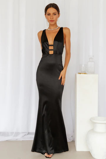 Regal Moment Maxi Dress Black | Hello Molly (AU)