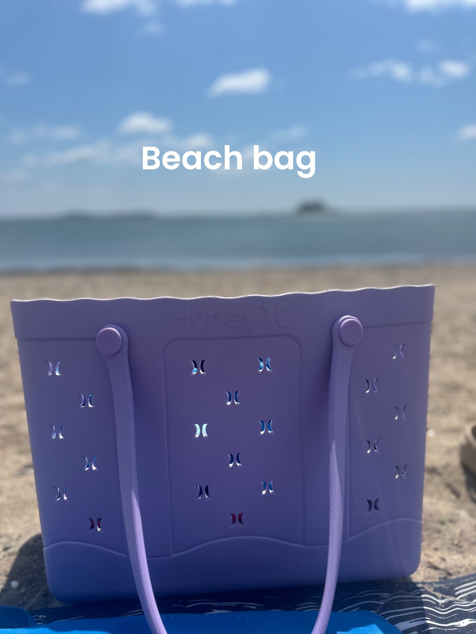 Sand resistant Hurley Bach bag /tote 

#LTKSeasonal #LTKFindsUnder50 #LTKSummerEdit