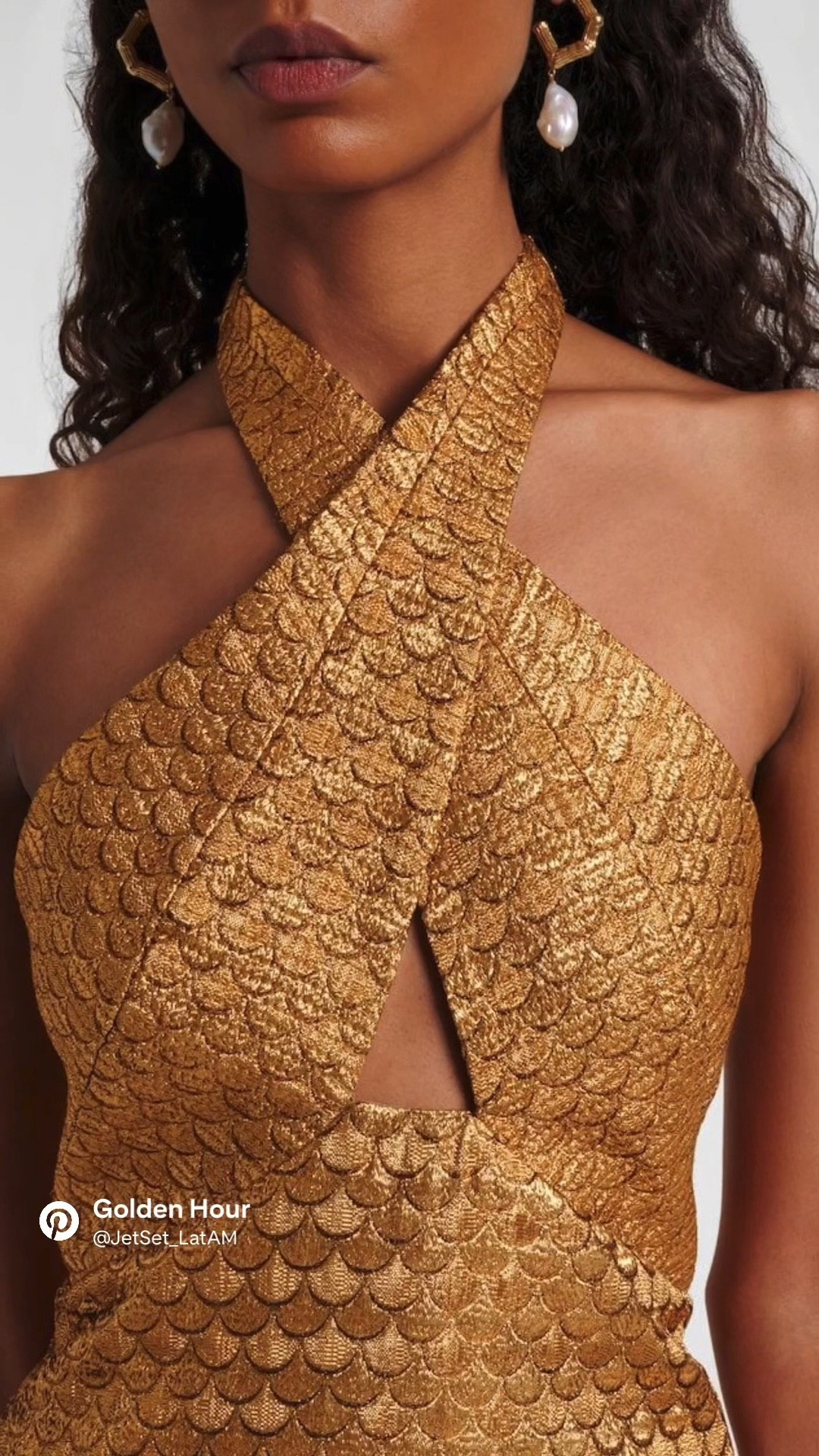 Johanna Ortiz’s gold cutout halterneck gown in lurex jacquard — a sculptural, sunset-glow silhouette perfect for holiday soirées, warm-weather escapes, and Golden Hour dressing. Curated by Jet Set LatAM.

#LTKTravel #LTKHoliday #LTKBeauty