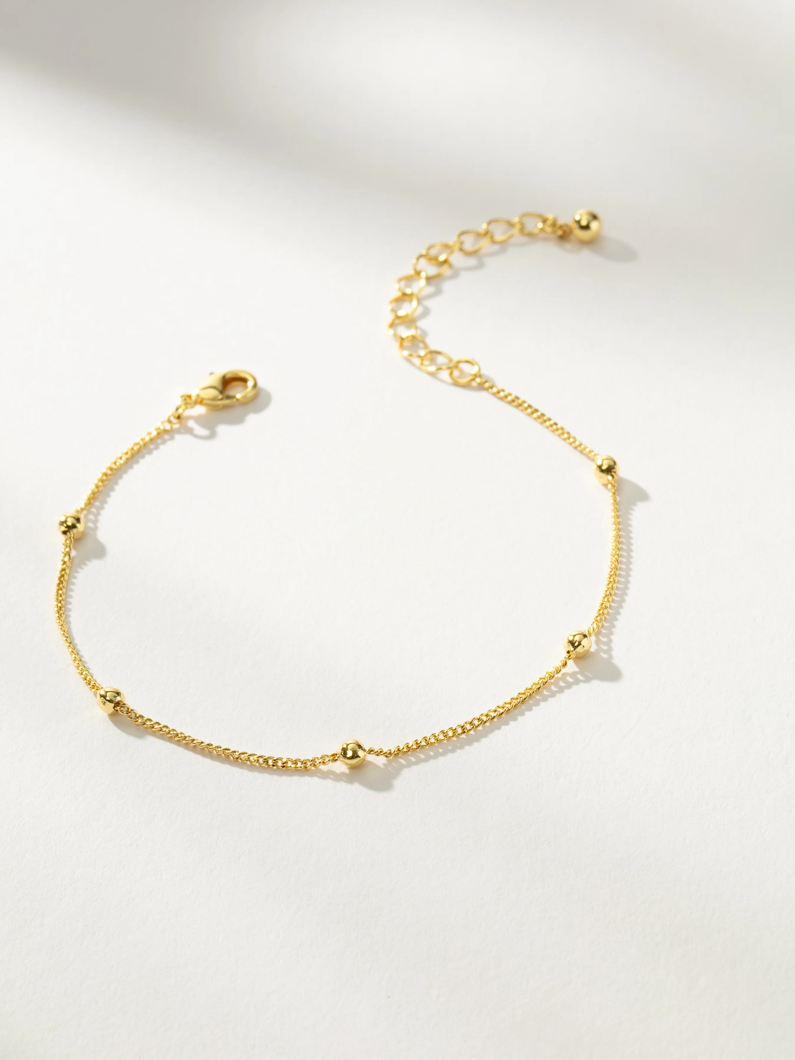Everyday Dainty Bead and Chain Bracelet in Gold | Uncommon James | Uncommon James