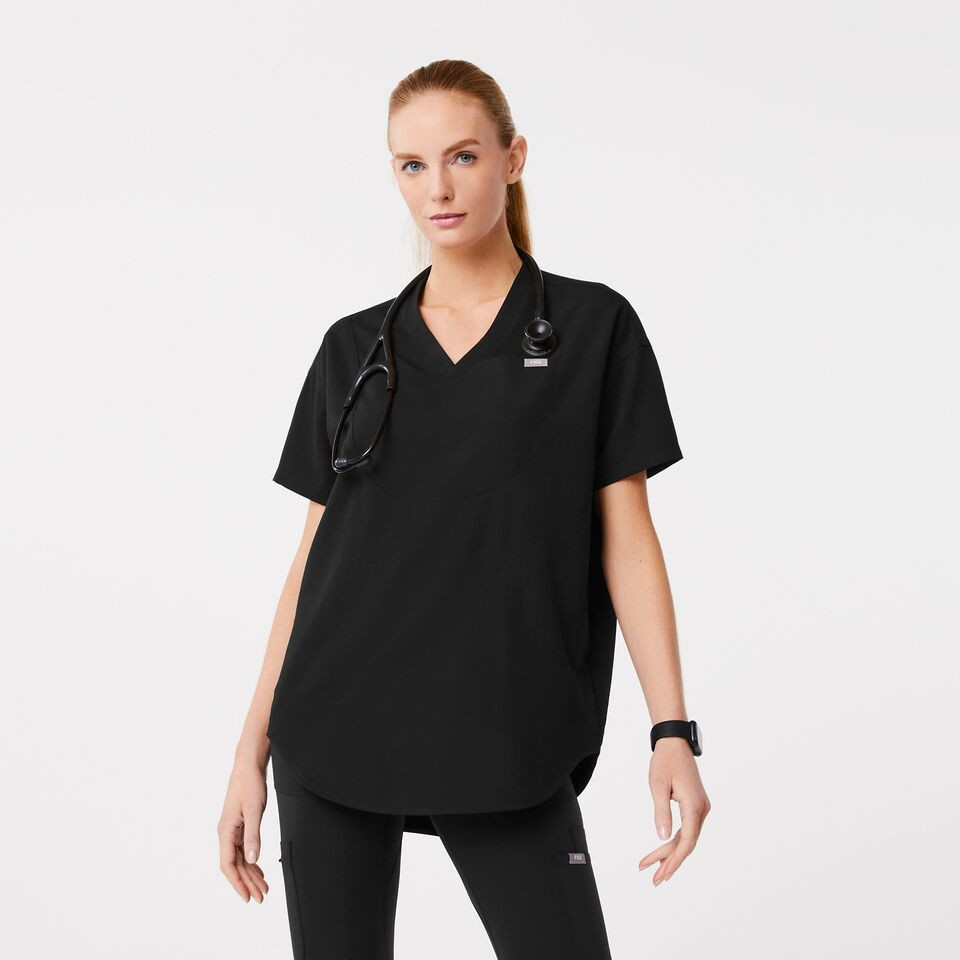 Halle V-Neck Tunic Scrub Top - Black · FIGS | FIGS
