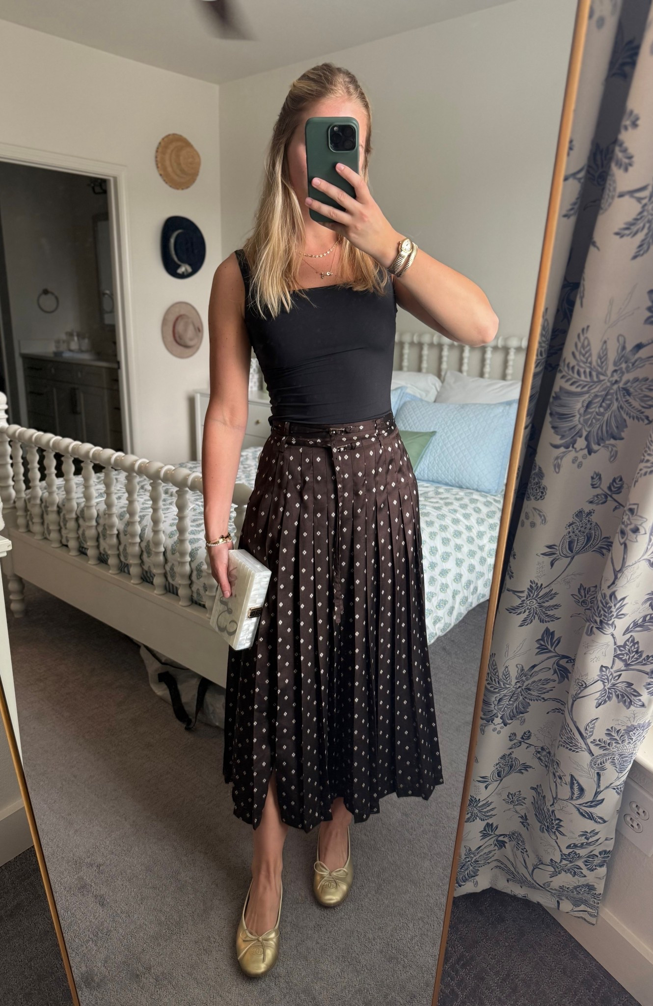 Dinner look!

Chanel ballet flats
Ballet flats
Gold shoes
Gold flats
White clutch
Personalized clutch
Black bodysuit
Amazon fashion
Dinner outfit
Fall outfit
Fall style
Spring outfit
Spring style
Brunch outfit
Lunch outfit
Preppy outfit
Preppy style
Sandro lysea polka dot midi skirt
Sandro skirt
Rent the runway
Long skirt
Midi skirt
Brown skirt
Slit skirt
Printed skirt
Western skirt
Western style
Fun skirt
Fun skirt

#LTKootd